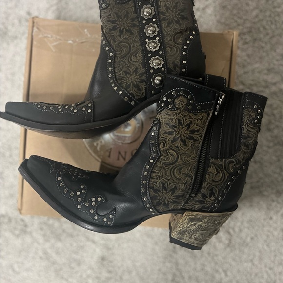 Double D Ranch Black and Silver Heeled Boots - Picture 9 of 12